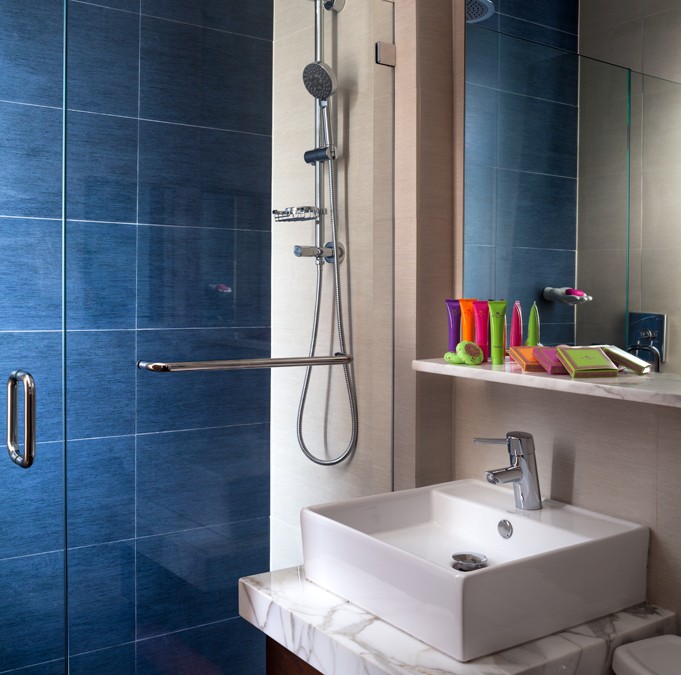 Ocean 350 Hotel Restroom